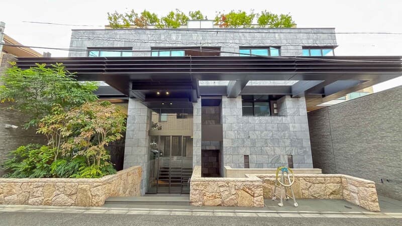 ジオ南青山 1枚目